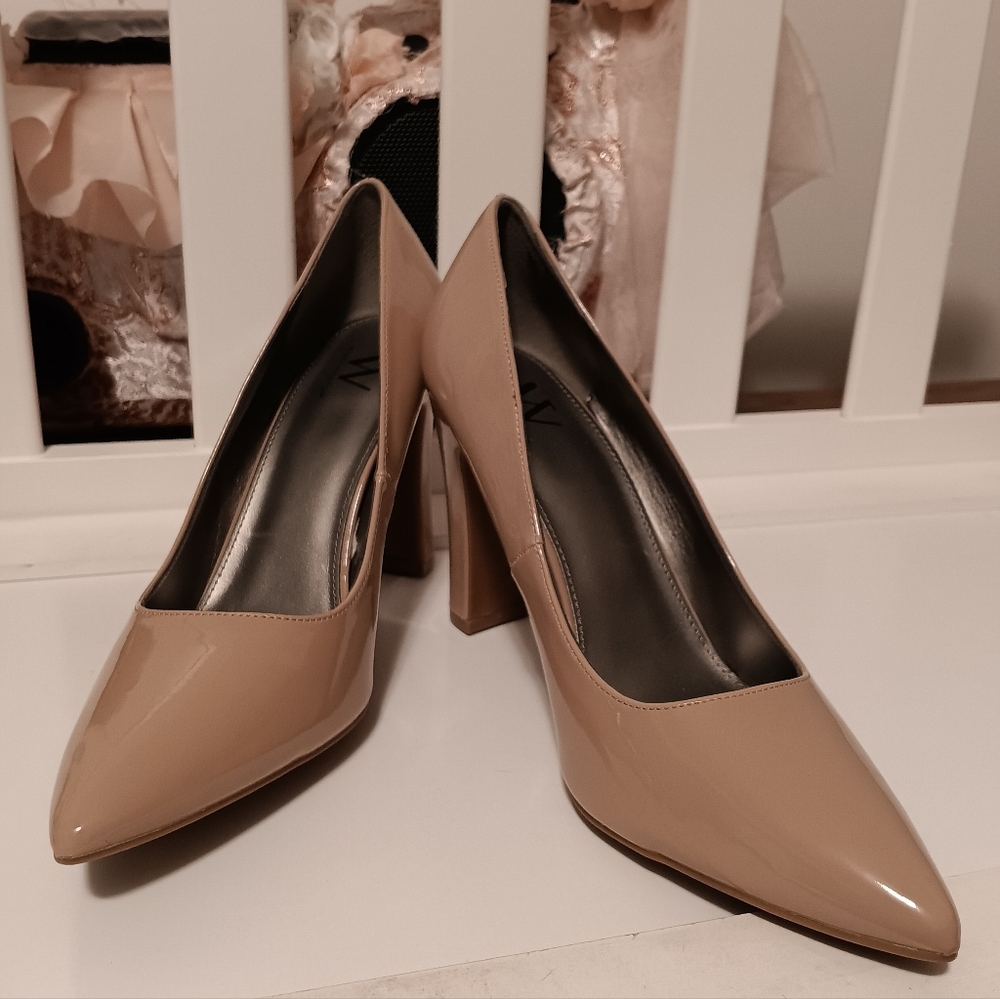 Cream / Tan Worthington thick heels pumps